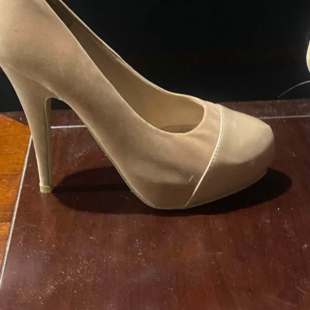Suzy Shier Tan Platform Shoes Classic Style